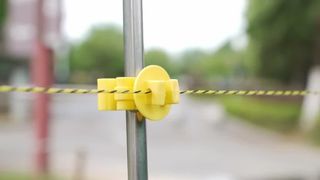 プロフェッショナル電気柵キット: 数分で家畜の安全を確保